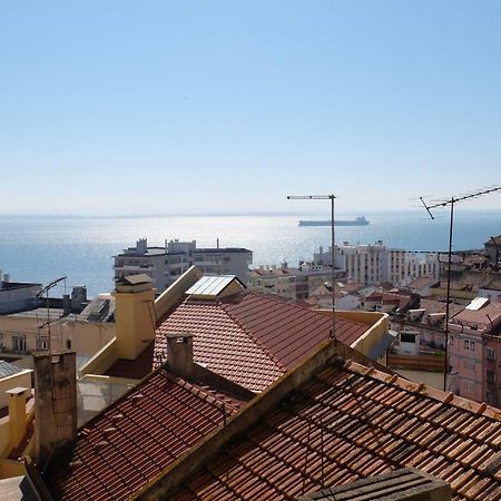 Luz Do Rio Apartment Lisbon Luaran gambar