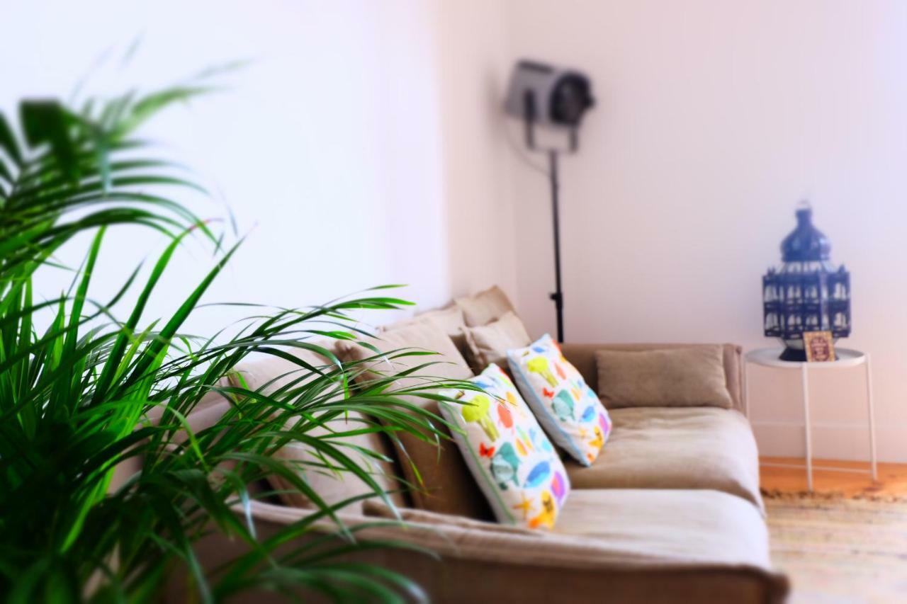 Luz Do Rio Apartment Lisbon Luaran gambar