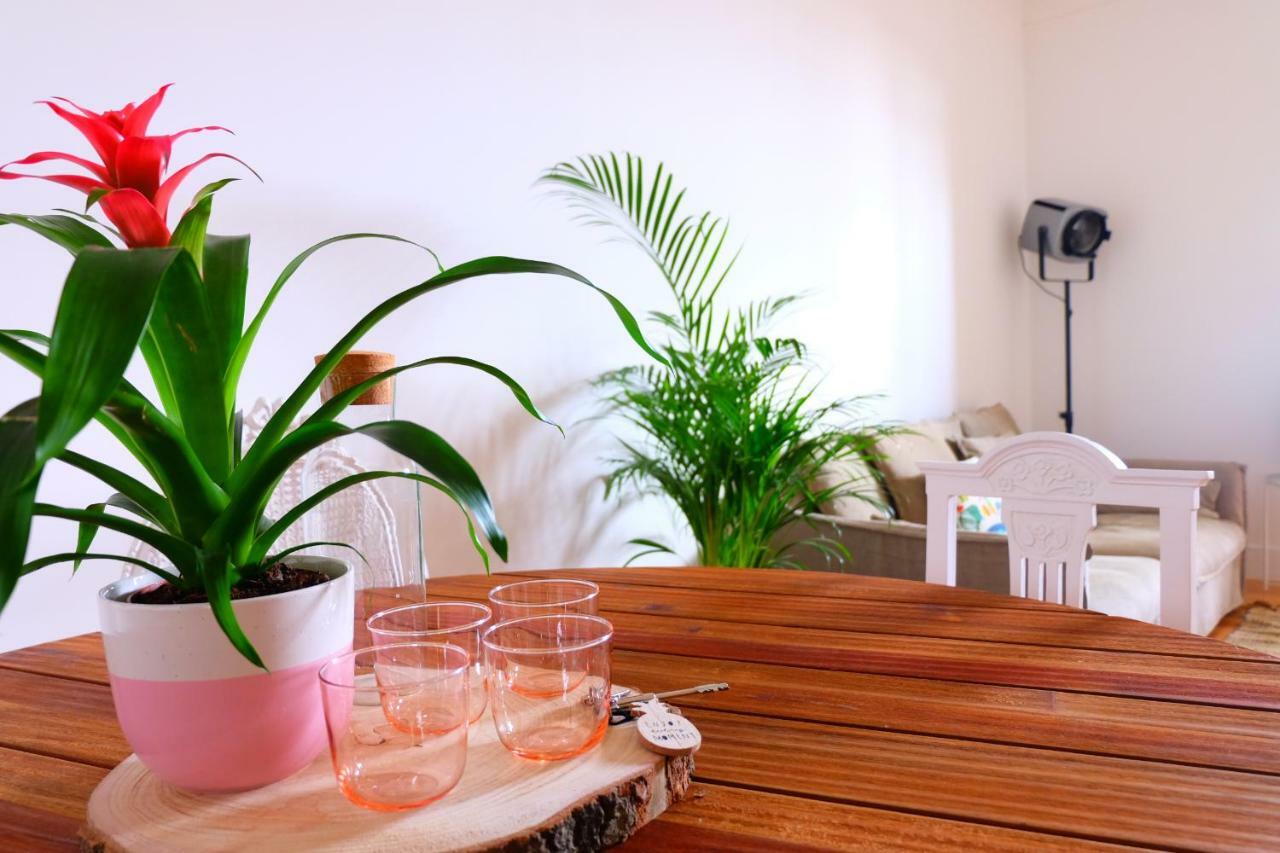 Luz Do Rio Apartment Lisbon Luaran gambar